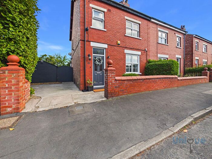 5 Bedroom Semi-Detached House For Sale In Orders Lane, Kirkham, PR4