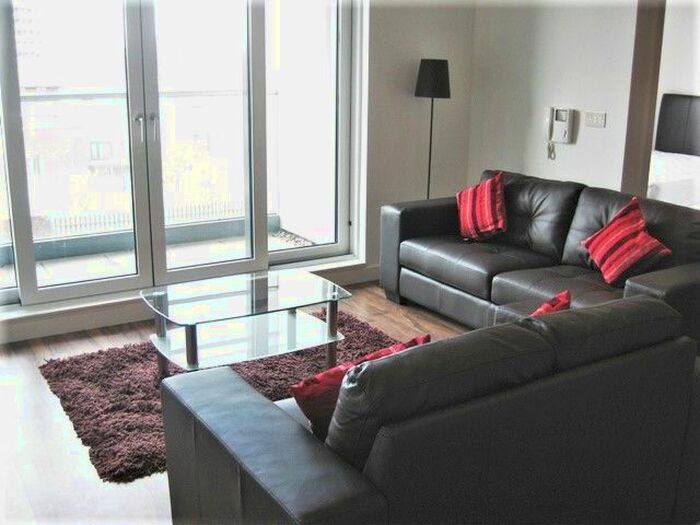 2 Bedroom Flat To Rent In City Court Trading Estate, Poland Street, Manchester, M4