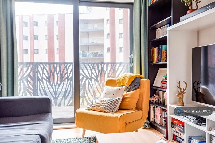 1 Bedroom Flat To Rent In Leven Road, London, E14