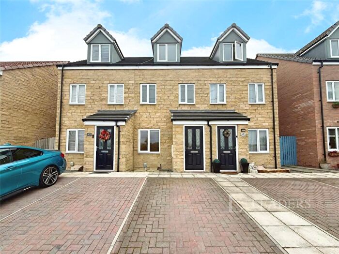 3 Bedroom Terraced House To Rent In Hampstead Gardens, Kingswood, HU7