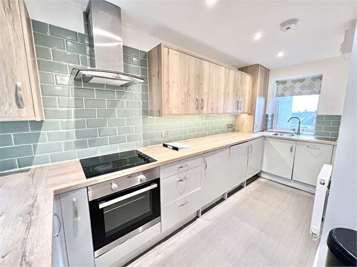 1 Bedroom Flat To Rent In Walter Road, Swansea, SA1