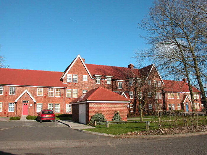 2 Bedroom Flat To Rent In New Horton Manor, Berkshire, SL3