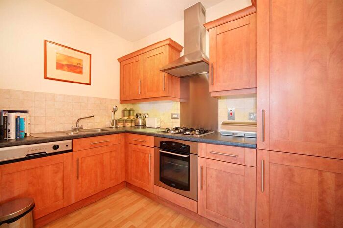 2 Bedroom Apartment To Rent In Chelsea Rise, Brincliffe, S11