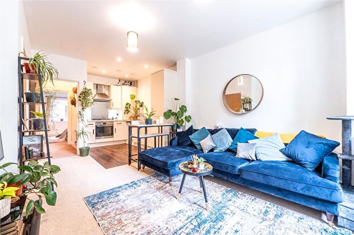 1 Bedroom Apartment For Sale In Villa Close, Cholsey, Wallingford, Oxfordshire, OX10