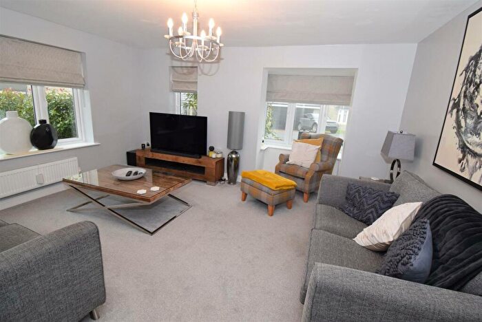 4 Bedroom Detached House For Sale In Coalburn Crescent, Crich, DE4