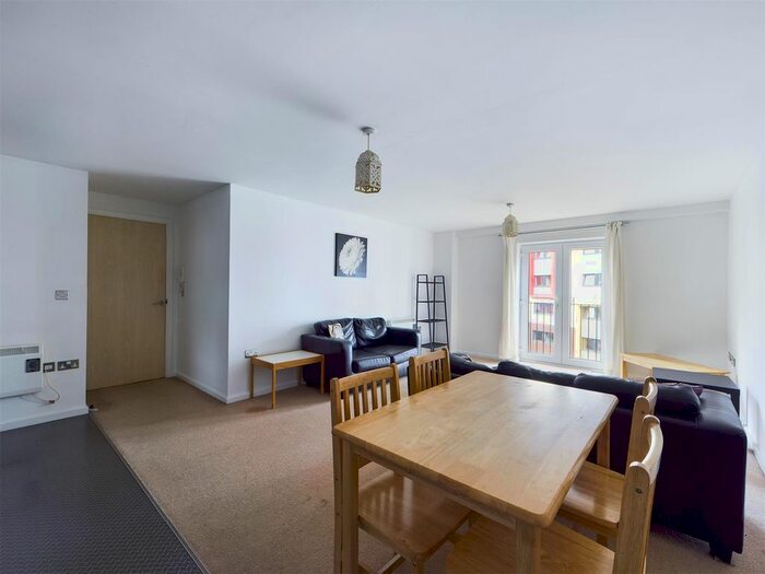 2 Bedroom Flat To Rent In Rialto Building, City Centre, NE1