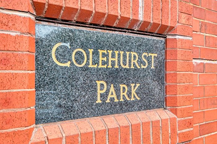 2 Bedroom Flat For Sale In Lansdowne Walk, Worcester, WR3