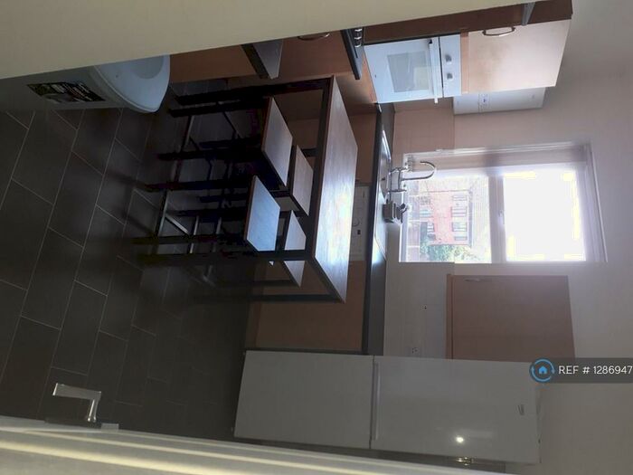 2 Bedroom Flat To Rent In September Rd, Liverpool, L6