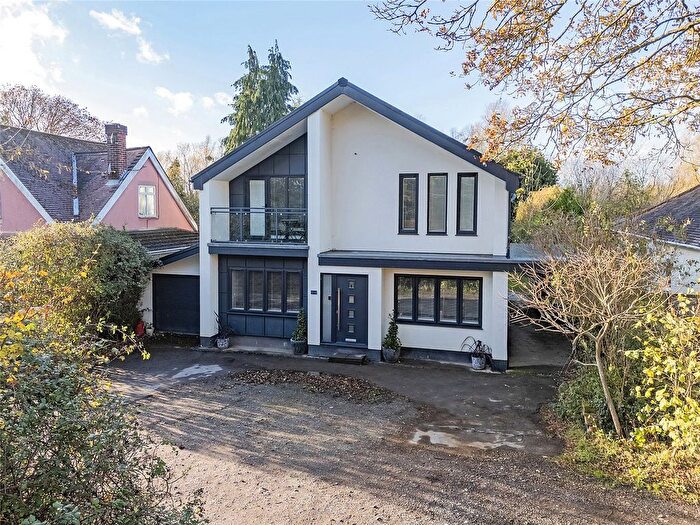 4 Bedroom Detached House For Sale In Southend Road, Howe Green, Chelmsford, Essex, CM2