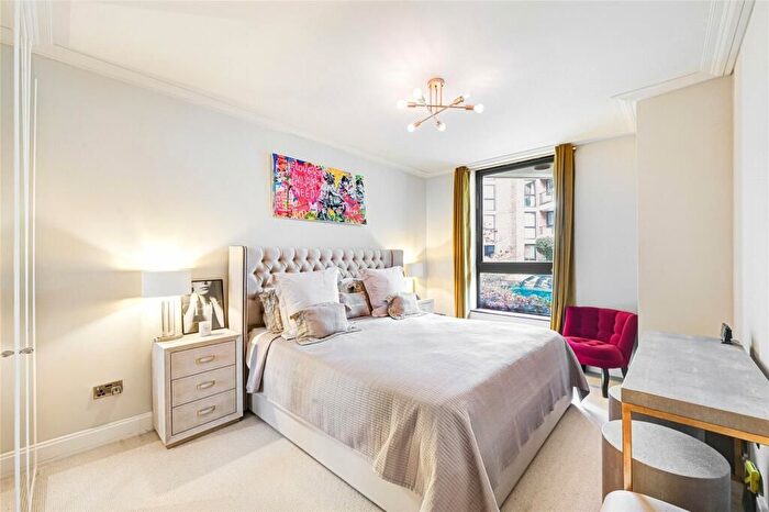 1 Bedroom Flat To Rent In Kensington West, Blythe Road, W14