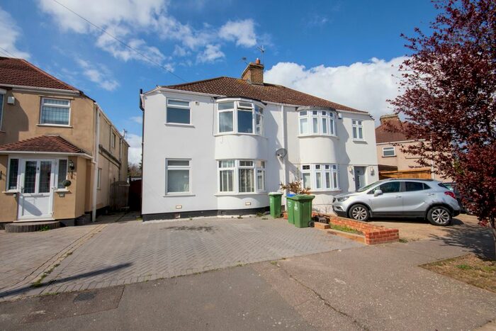 3 Bedroom Semi-Detached House To Rent In Honiton Road, Welling, DA16