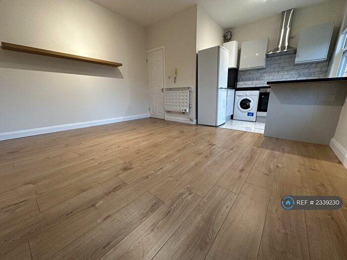 1 Bedroom Flat To Rent In Hornsey, London, N8