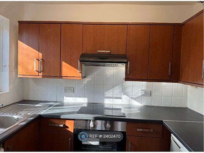 1 Bedroom Flat To Rent In Coleridge Court, New Barnet, Barnet, EN5