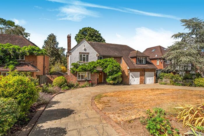 5 Bedroom Detached House For Sale In Stone Road, Bromley, BR2