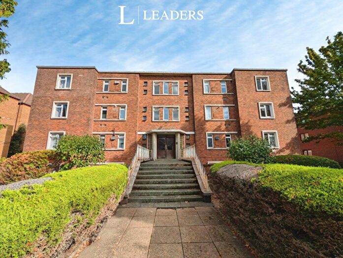 Studio For Sale In Hill Lane, Southampton, Hampshire, SO15