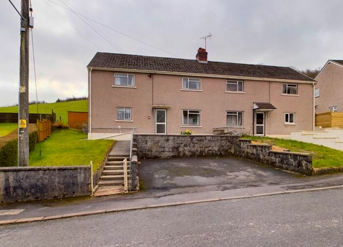 3 Bedroom Semi-Detached House For Sale In Cwmdwyfran, Bronwydd Arms, Carmarthen, SA33