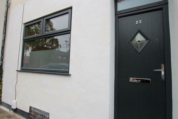 2 Bedroom House To Rent In East Street, Northampton, NN1