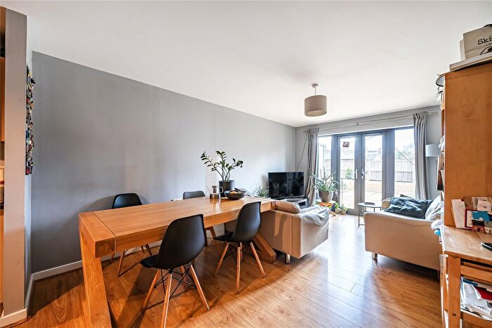 2 Bedroom Flat For Sale In Beckenham Road, Beckenham, BR3