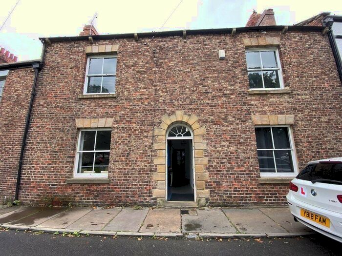 6 Bedroom House To Rent In Gilesgate, Durham, DH1