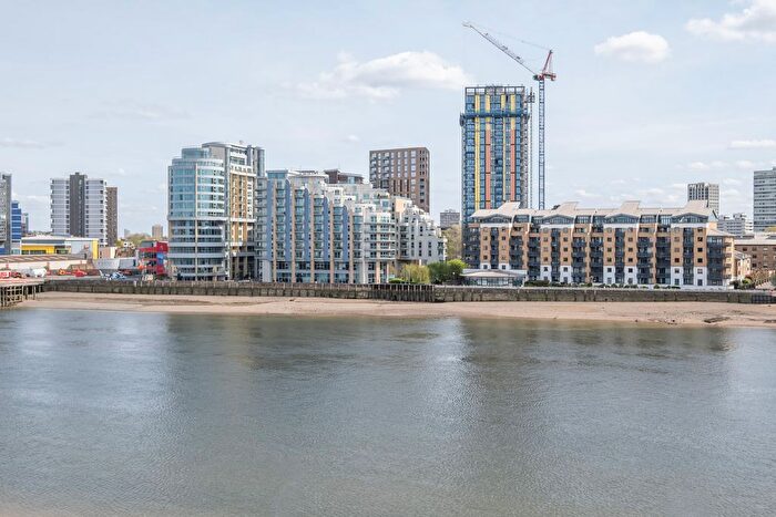 2 Bedroom Flat For Sale In William Morris Way, London, SW6