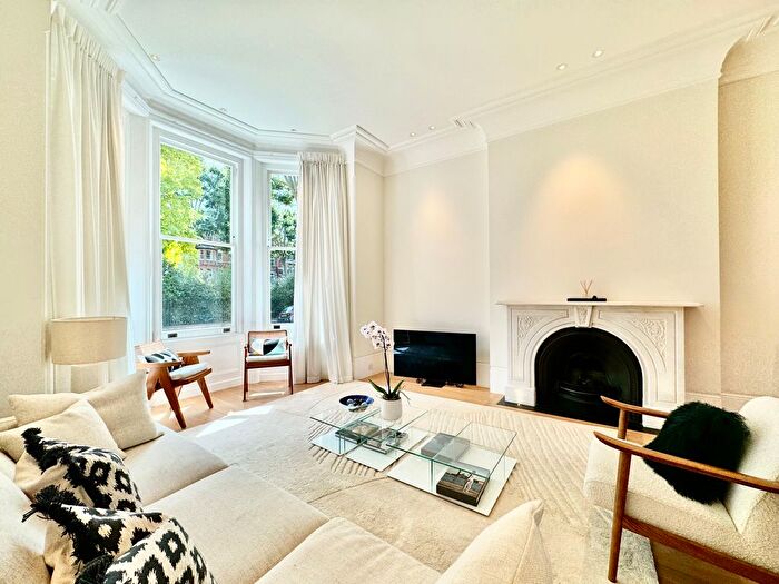 4 Bedroom Flat To Rent In Barkston Gardens, London, SW5