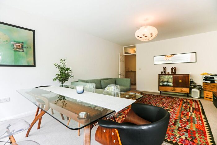 2 Bedroom Flat To Rent In Dyke Road, Brighton, BN1
