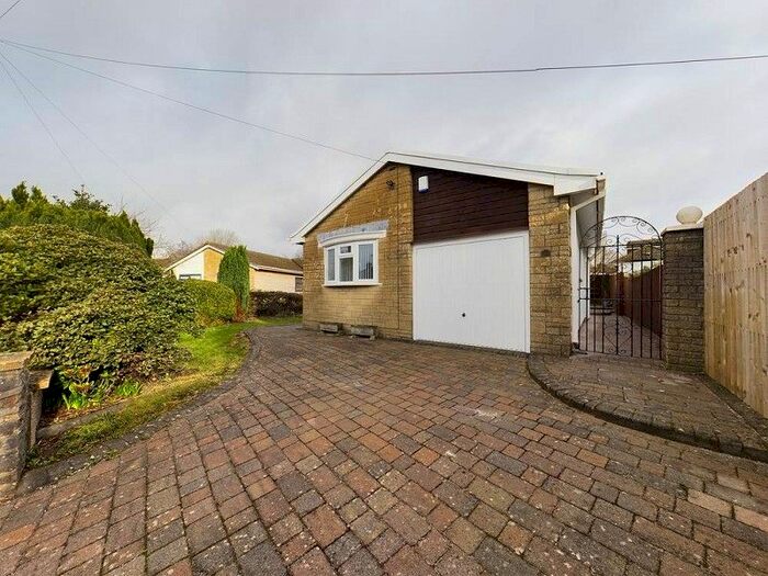 3 Bedroom Detached Bungalow To Rent In 22 Heol Tyn Y Cae, Rhiwbina, Cardiff. CF14
