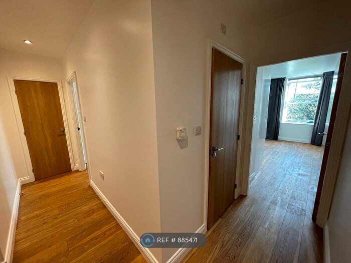 1 Bedroom Flat To Rent In Woolwich House, London, N14