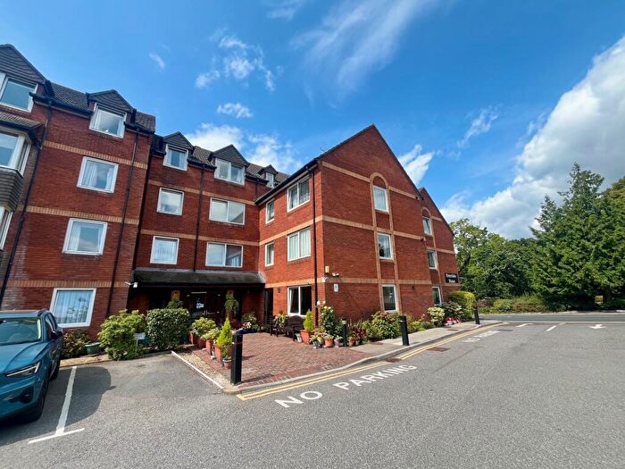 1 Bedroom Apartment To Rent In Homelake House, Ashley Cross, BH14