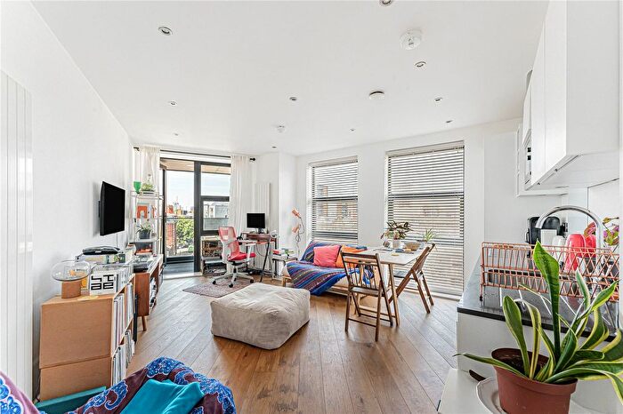 1 Bedroom Flat For Sale In Esker Place, London, E2