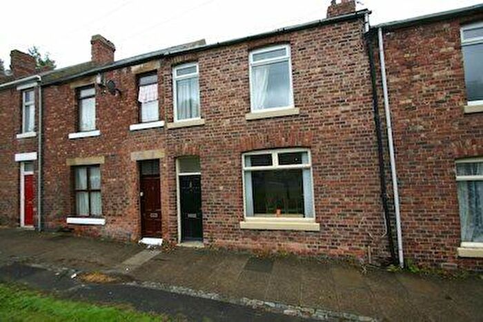 4 Bedroom House To Rent In Cross View Terrace, DH1