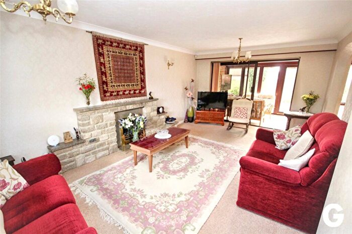 4 Bedroom Detached House For Sale In North Poulner Road, Ringwood, Hampshire, BH24