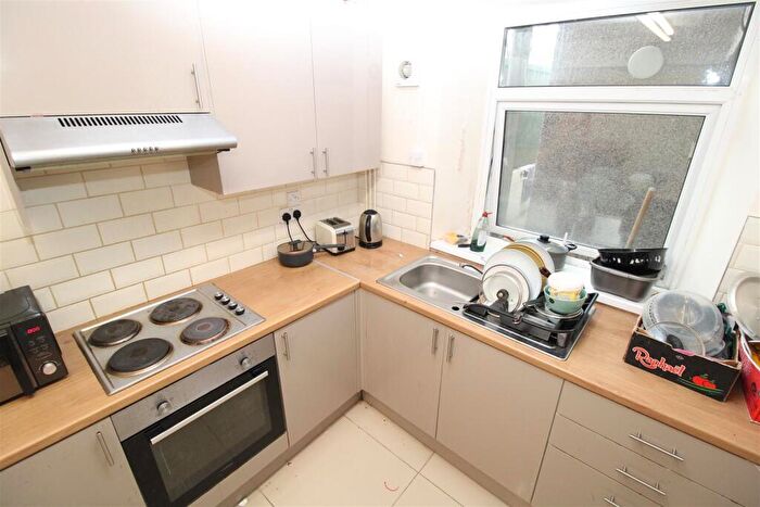 4 Bedroom Terraced House To Rent In Broadway, CF37