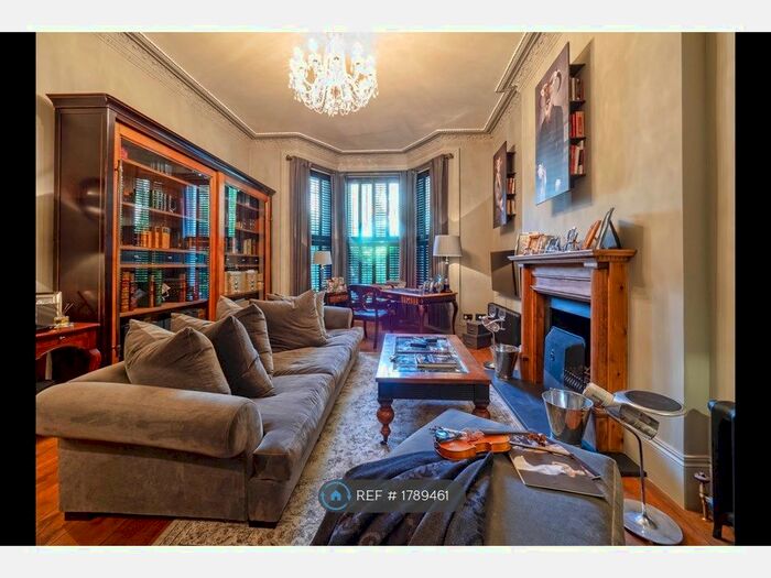 2 Bedroom Flat To Rent In Elsham Road, London, W14