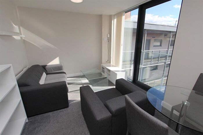 2 Bedroom Flat To Rent In Skinner Lane, Leeds, LS7