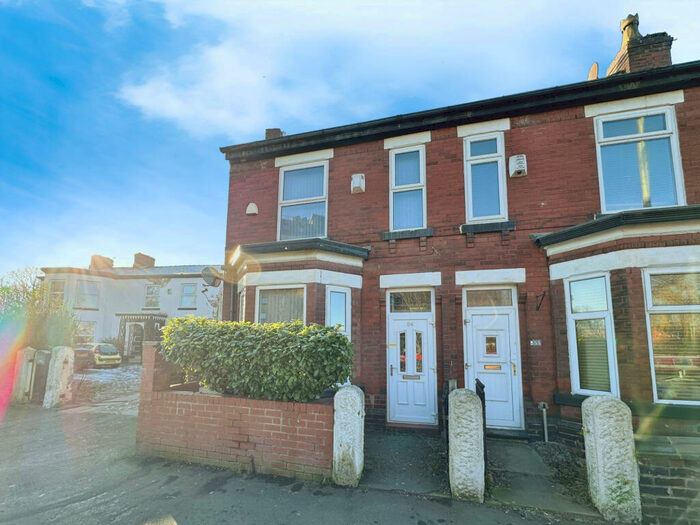 2 Bedroom Semi-Detached House To Rent In Barton Road, Manchester, M30