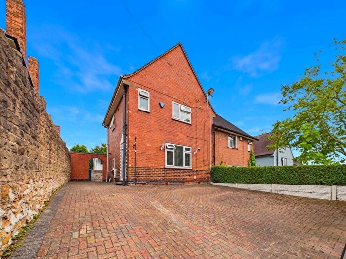 3 Bedroom Semi Detached House For Sale In Padstow Road, Nottingham, NG5