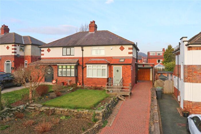 3 Bedroom Semi-Detached House For Sale In Park Grove, Horsforth, Leeds, West Yorkshire, LS18