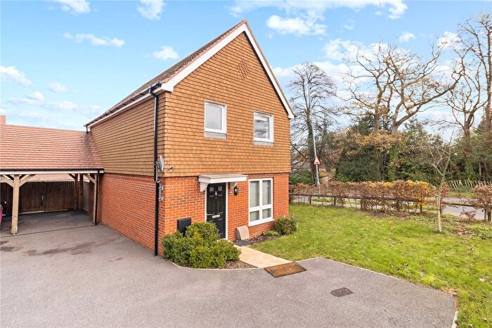 3 Bedroom Link Detached House For Sale In Bailey Place, Crowborough, East Sussex, TN6