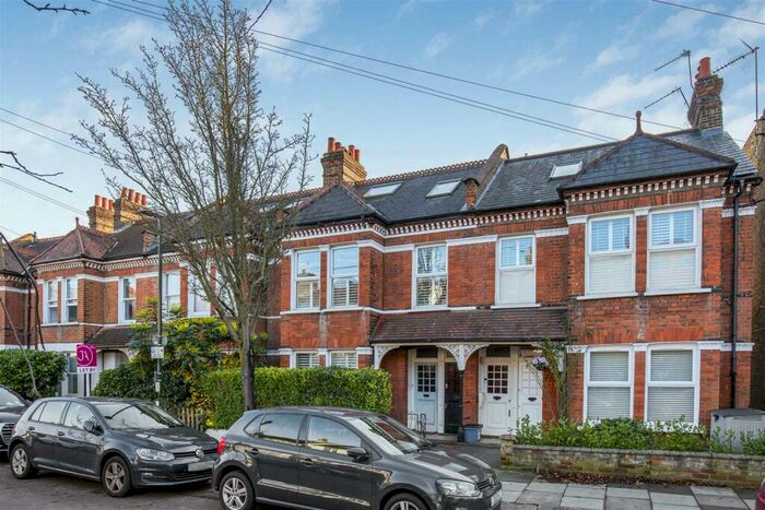 3 Bedroom Maisonette To Rent In Kingsway, East Sheen, SW14