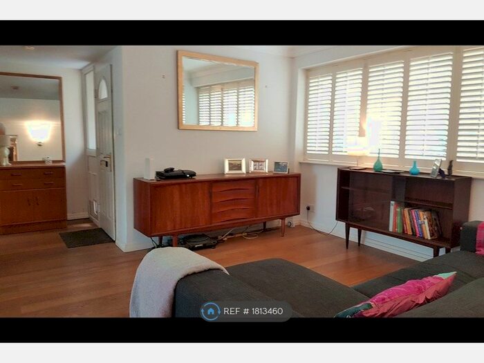 2 Bedroom Flat To Rent In Perryfield Way, Richmond, TW10