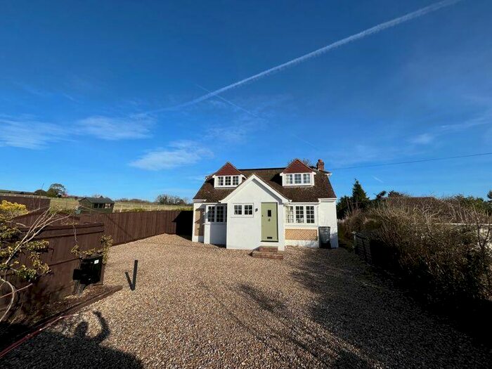 4 Bedroom Detached House To Rent In Marlow, SL7
