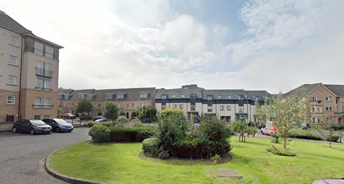 3 Bedroom Flat To Rent In Powderhall Rigg, Broughton, Edinburgh, EH7