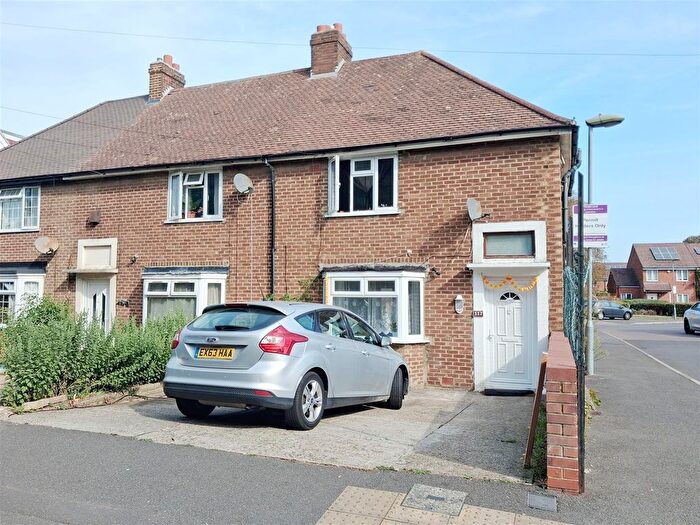 3 Bedroom End Of Terrace House For Sale In Minet Drive, Hayes, UB3