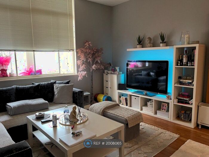 2 Bedroom Flat To Rent In Fish Street, Northampton, NN1