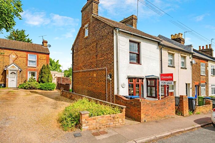 2 Bedroom End Of Terrace House For Sale In Weymouth Street, Hemel Hempstead, HP3