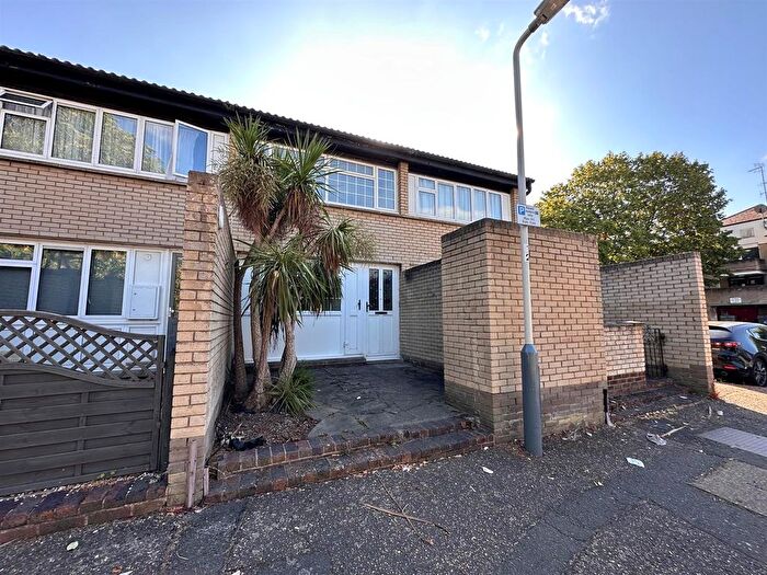 2 Bedroom Terraced House For Sale In Heritage Close, Uxbridge, UB8