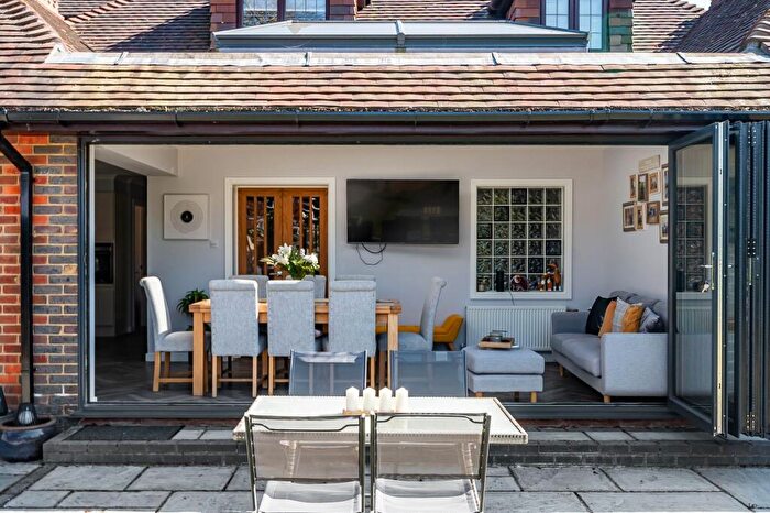 5 Bedroom Detached House For Sale In Easthampstead Road, Wokingham, RG40