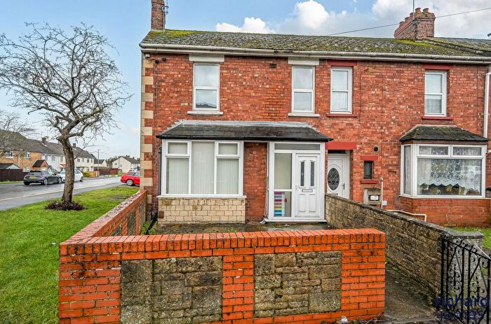 3 Bedroom End Terrace House For Sale In Moredon Road, Moredon, Swindon, SN2