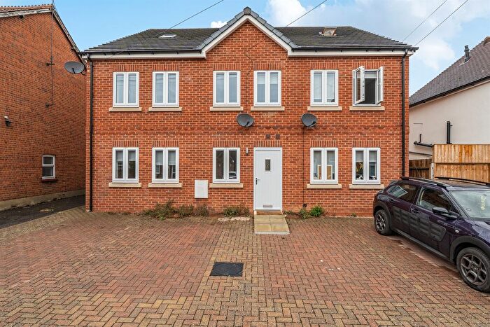 3 Bedroom Terraced House For Sale In Cordwallis Road, Maidenhead, SL6
